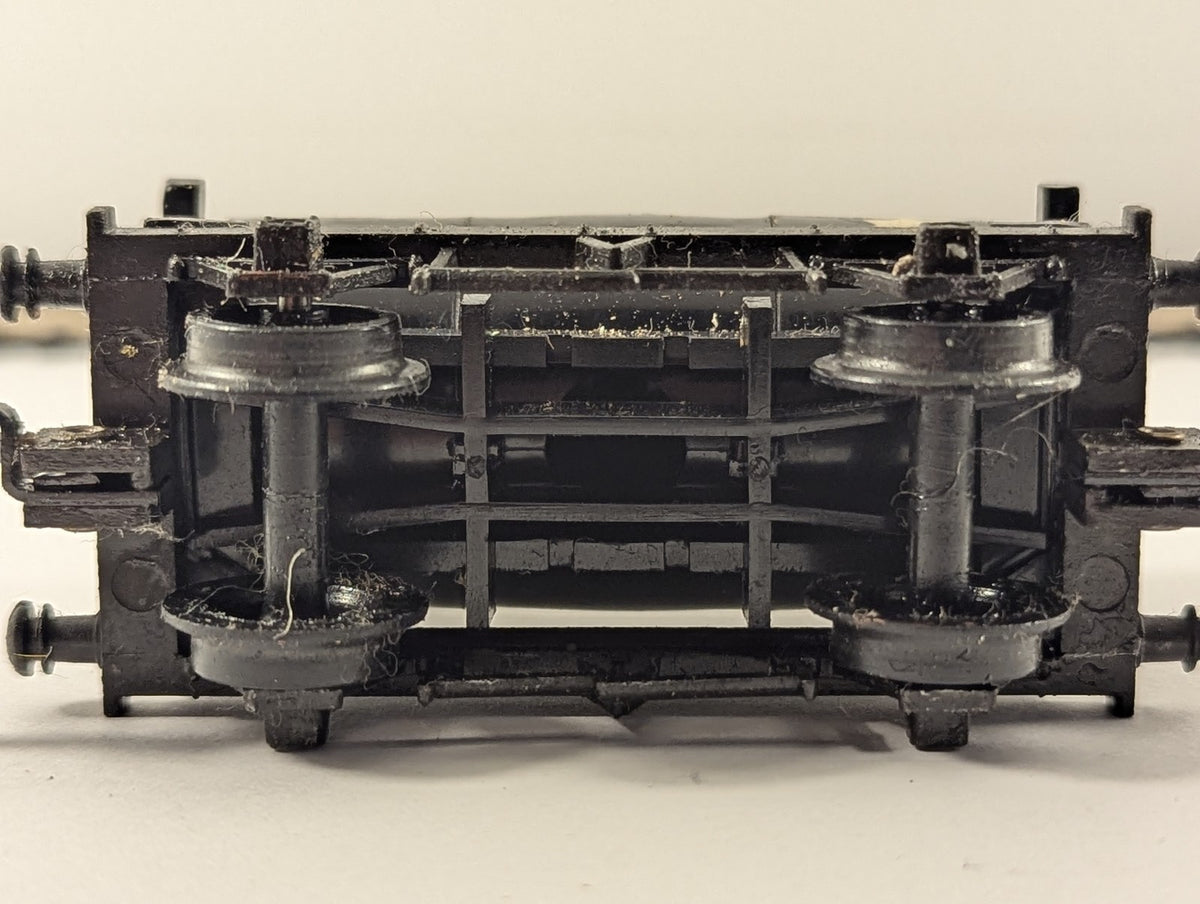 Tri-ang OO Gauge Shell-BP Tank Wagon Freight Wagon Shell-BP Black R.12