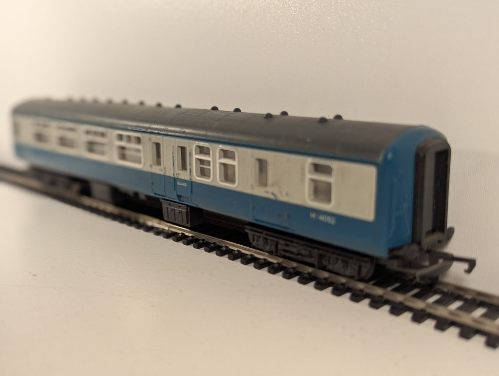 Hornby Railways OO Gauge BR Mk2 Brake Second Coach