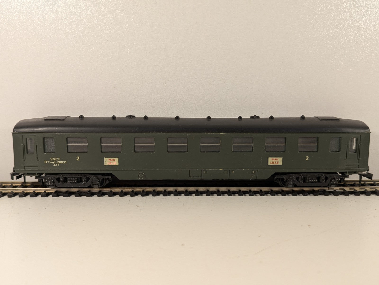 Hornby Acho HO Gauge Green 733 SNCF 2nd Class Coach