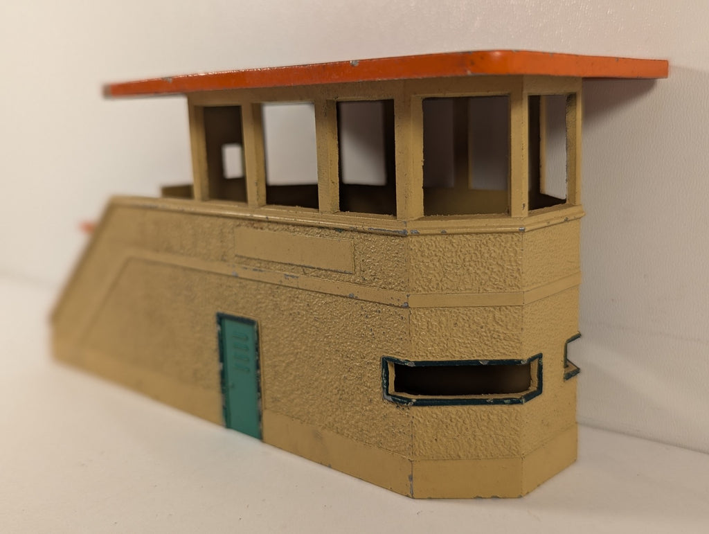 Hornby-Dublo OO Gauge D1 Signal Cabin Cream and Orange