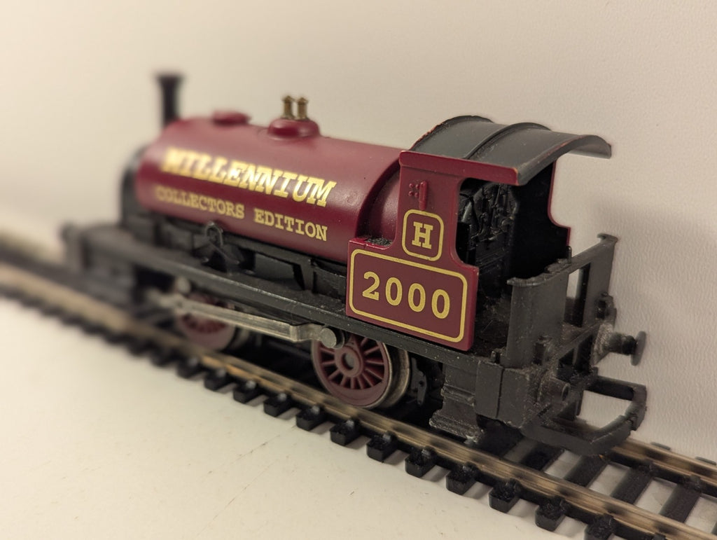 Hornby R2150 OO Gauge 0F 0-4-0 Saddle Tank Millennium Edition – Poor Runner