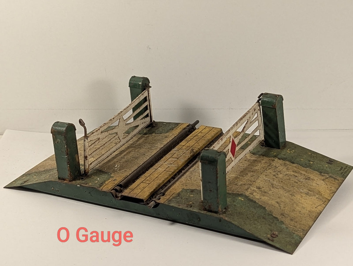 Hornby O Gauge No. 1 Level Crossing Green and Tan