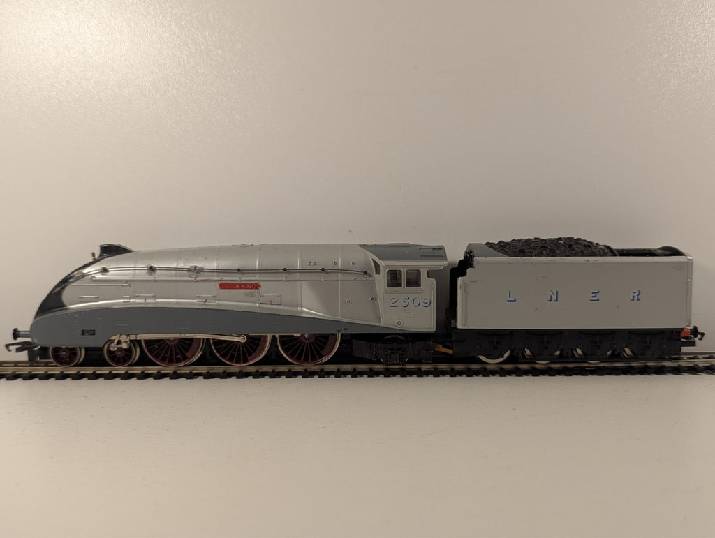 Hornby R30458 LNER Class A4 "Silver Link" Steam Locomotive OO Gauge - Boxed