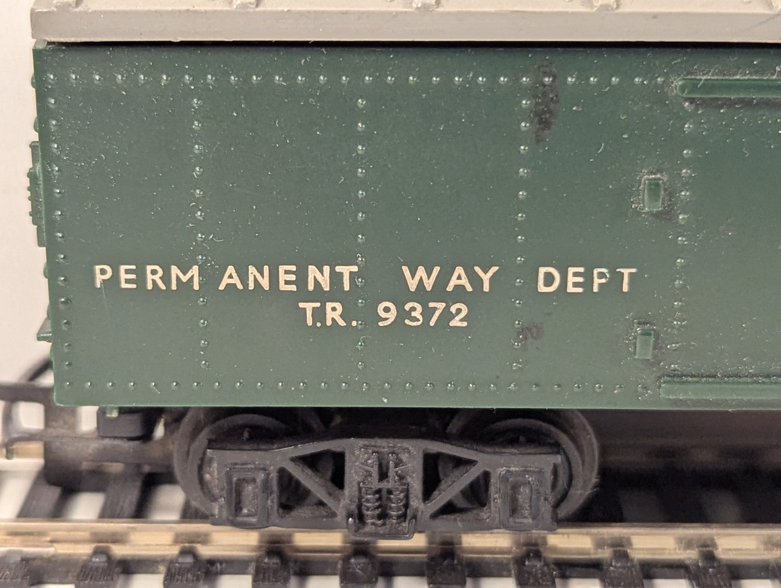 Tri-ang OO Gauge Bogie Utility Van Goods Wagon TR 9372