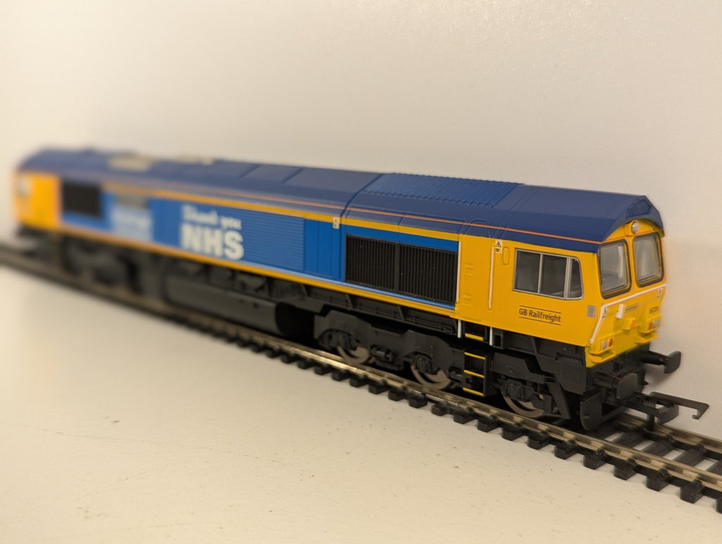 Hornby R30069 GBRf Class 66 “Capt. Tom Moore” No. 66731 Limited Edition