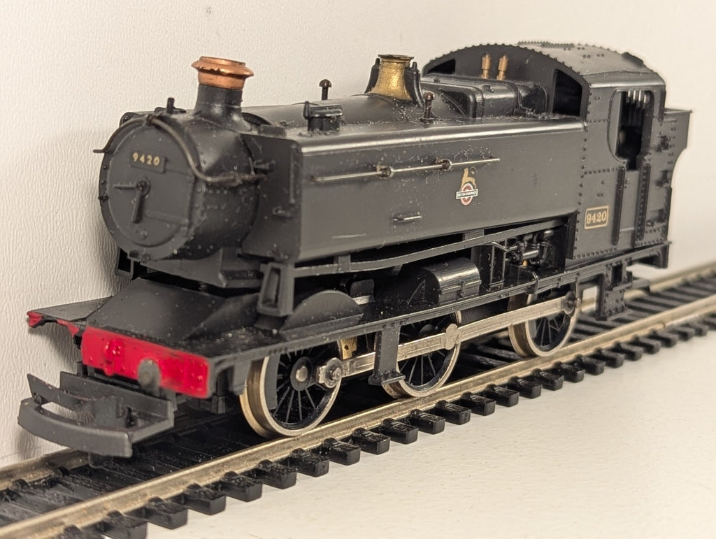 Lima Class 94XX Pannier Tank No.9420 BR Black OO Gauge
