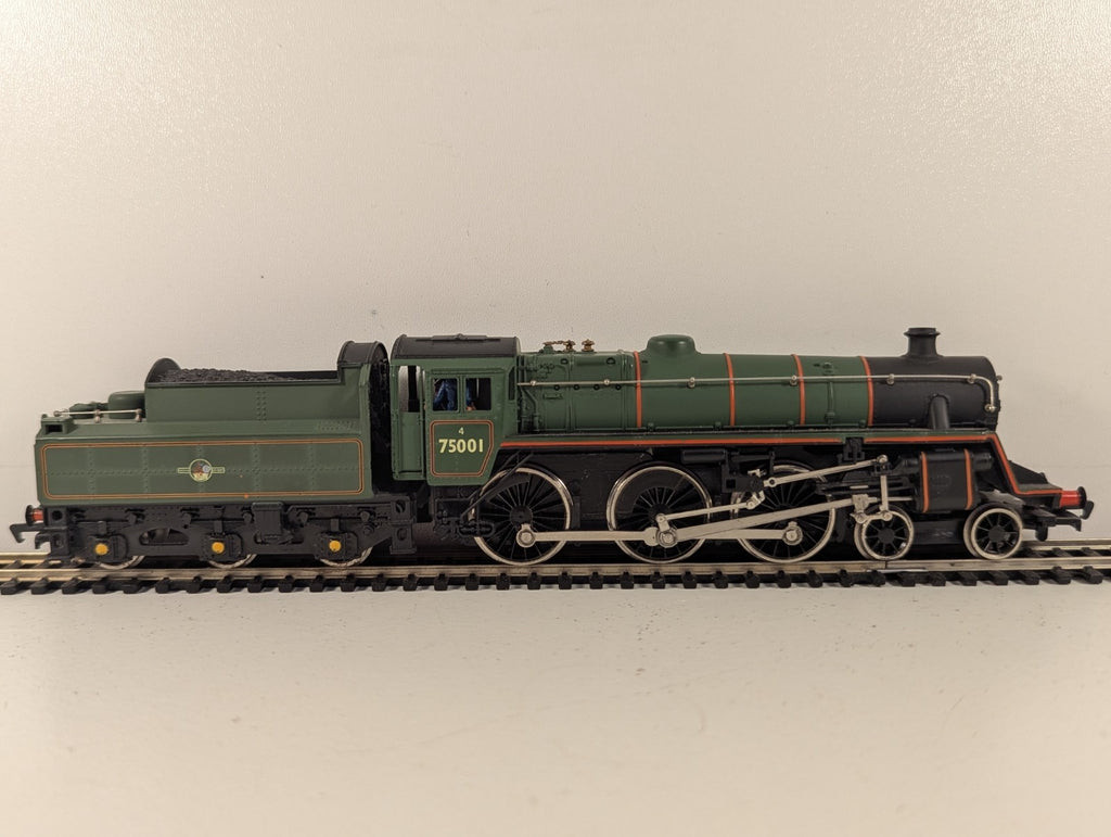 Mainline 37-053 BR Standard Class 4 4-6-0 Steam Locomotive Green OOGauge - Boxed