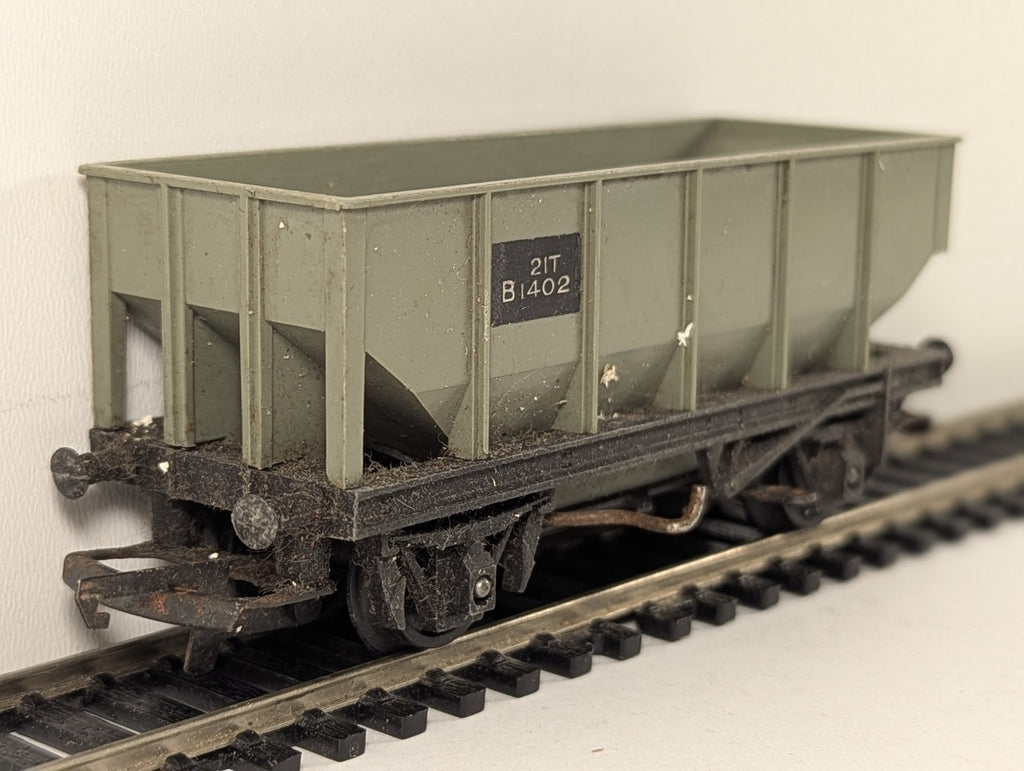 Tri-ang OO Gauge 21 Ton Hopper Wagon B1402 BR Grey R214