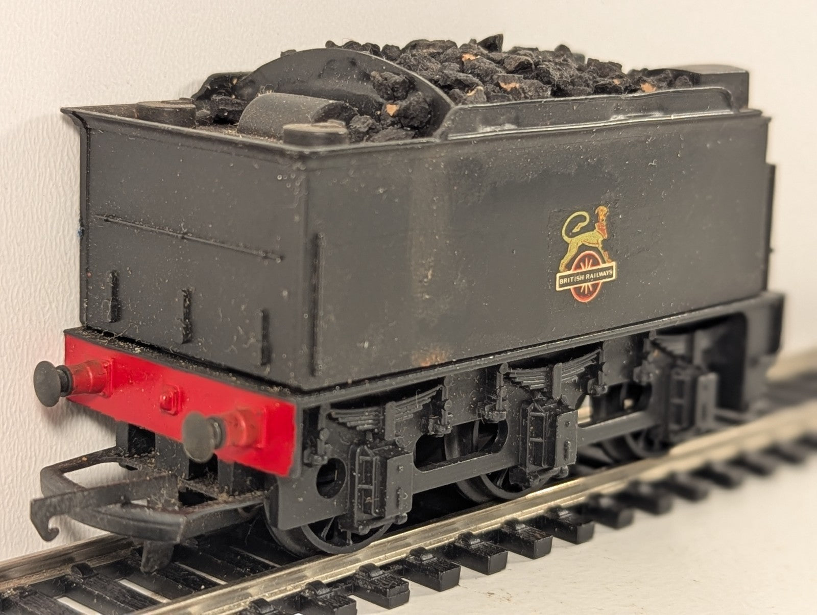 Tri-ang R39 OO Gauge BR Unlined Black 6-Wheeled Tender