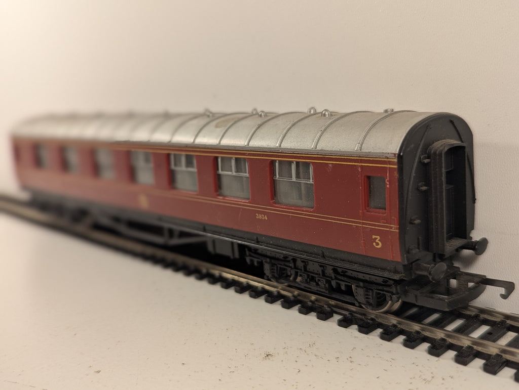 Hornby OO Gauge LMS Composite Coach Passenger Coach 3934 LMS Crimson Lake R437
