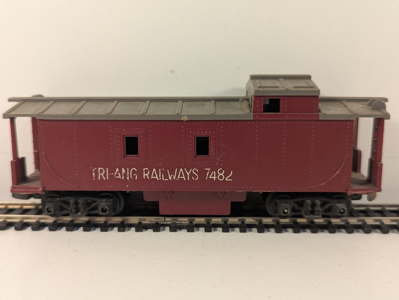 Tri-ang Railways R115 Maroon Caboose OO Gauge