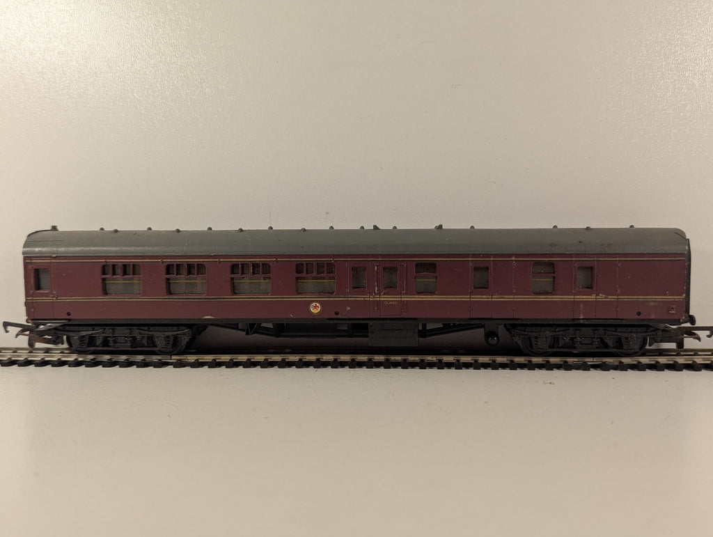 Mainline OO Gauge BR Mk1 BSK Brake Second Corridor Passenger Coach