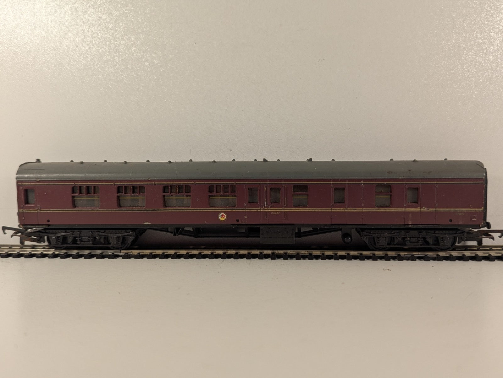 Mainline OO Gauge BR Mk1 BSK Brake Second Corridor Passenger Coach