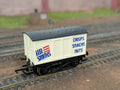 Hornby R135 R.135 Smiths Snacks Closed Van  OO Gauge