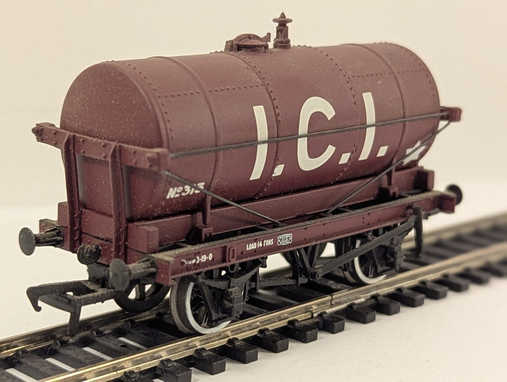 Bachmann OO Gauge 14-Ton Tank Wagon Goods Wagon 313 ICI Maroon 37-081
