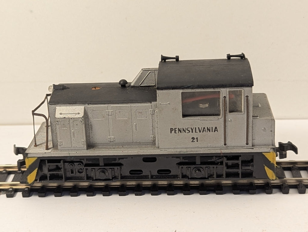 Mehano HO Scale Plymouth Diesel Switcher Pennsylvania 21 - Faulty