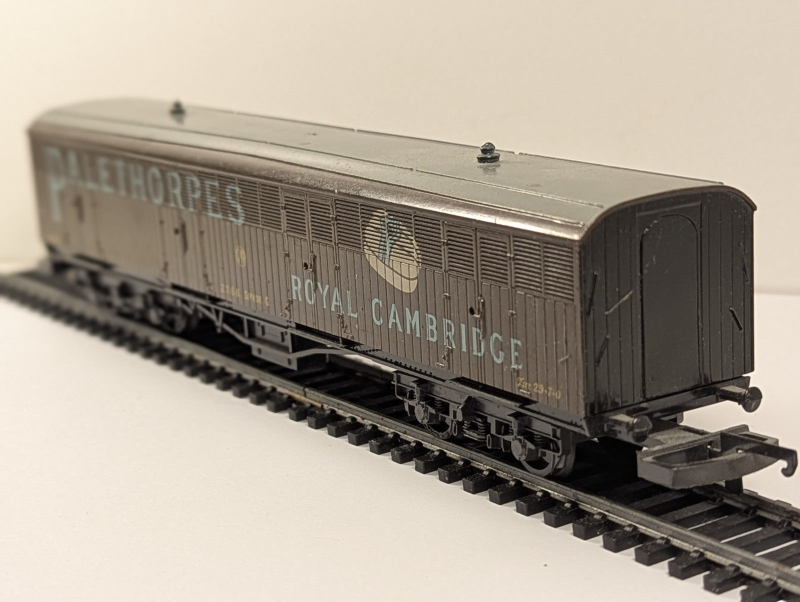 Lima OO Gauge Palethorpes Royal Cambridge Sausage Van