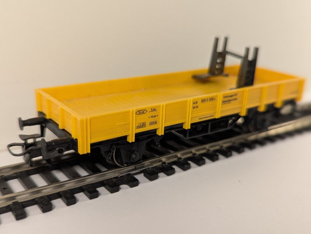 Märklin HO Gauge Low Side Maintenance Wagon – Missing Coupler on one side