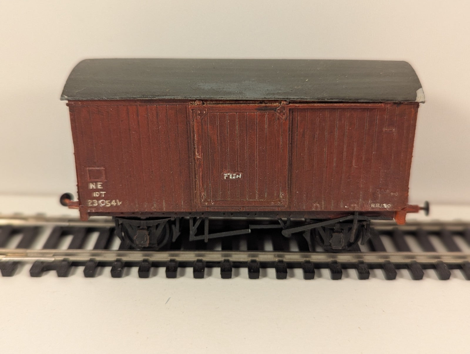 Kitbuilt 10-Ton Fish Van – BR Bauxite – OO Gauge