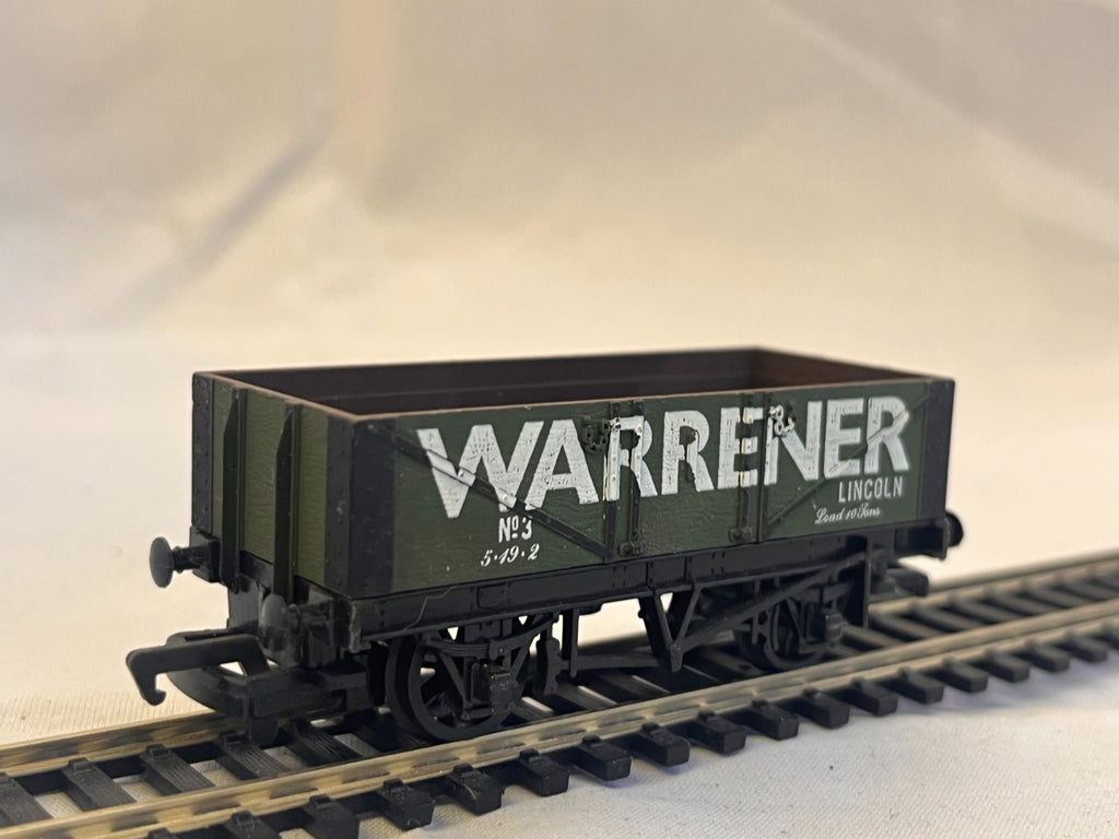 Mainline OO Gauge Warrener Lincoln 5 Plank Open Wagon Green