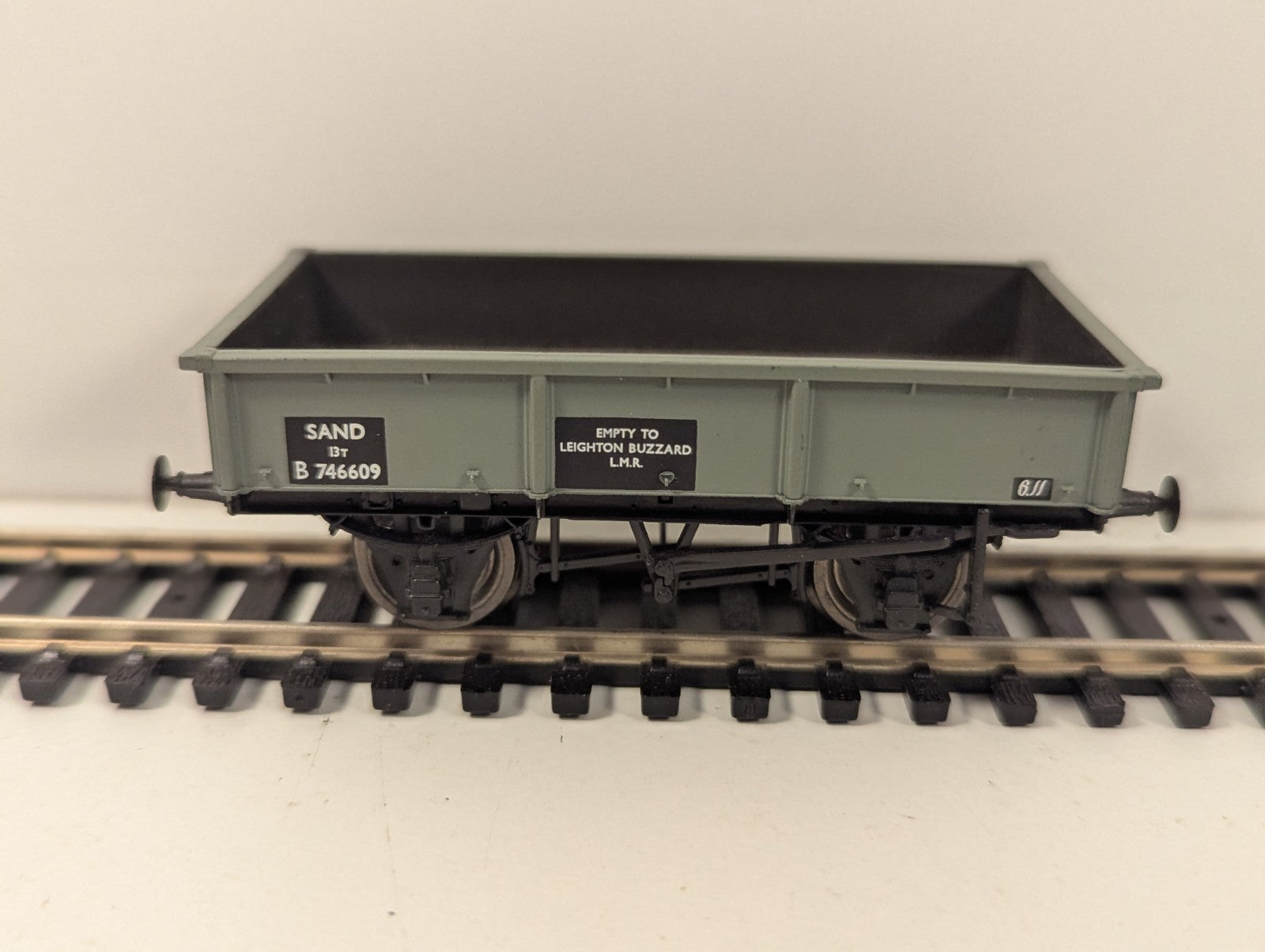 Bachmann OO Gauge 13T Steel Sand Tippler Wagon BR Grey