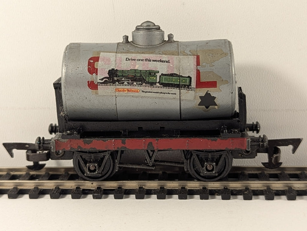 Tri-ang OO Gauge BP Tank Wagon BP Silver R12