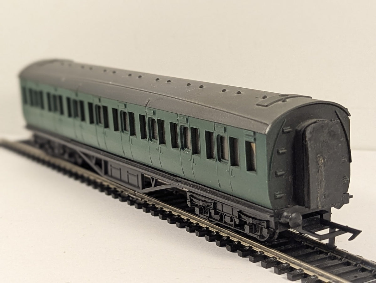 Graham Farish OO Gauge Suburban Coach Passenger Coach Southern Green