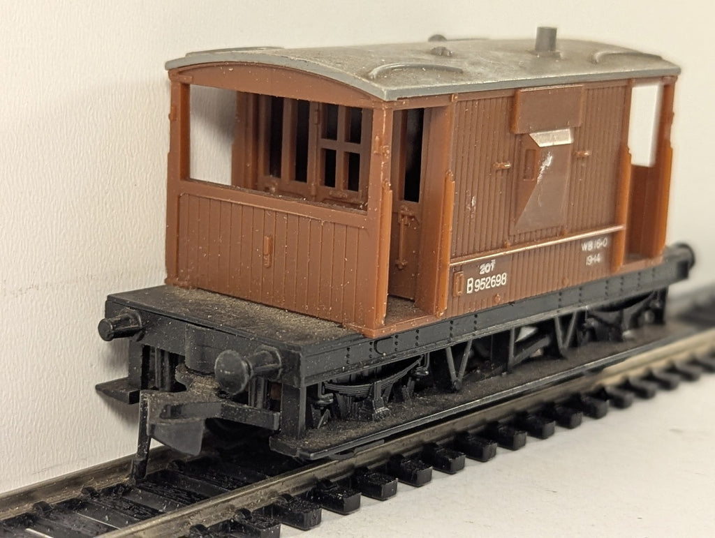 Tri-ang OO Gauge BR 20 Ton Brake Van B952698 BR Bauxite R16