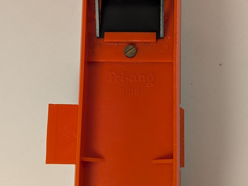 Tri-ang OO Gauge Operating Mail Coach Coaches Red/Orange R119