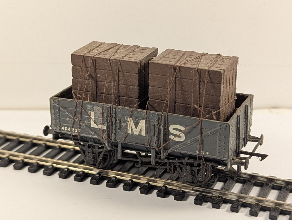 Kit Built OO Gauge LMS 5-Plank Open Wagon with Crate Load Goods Wagon