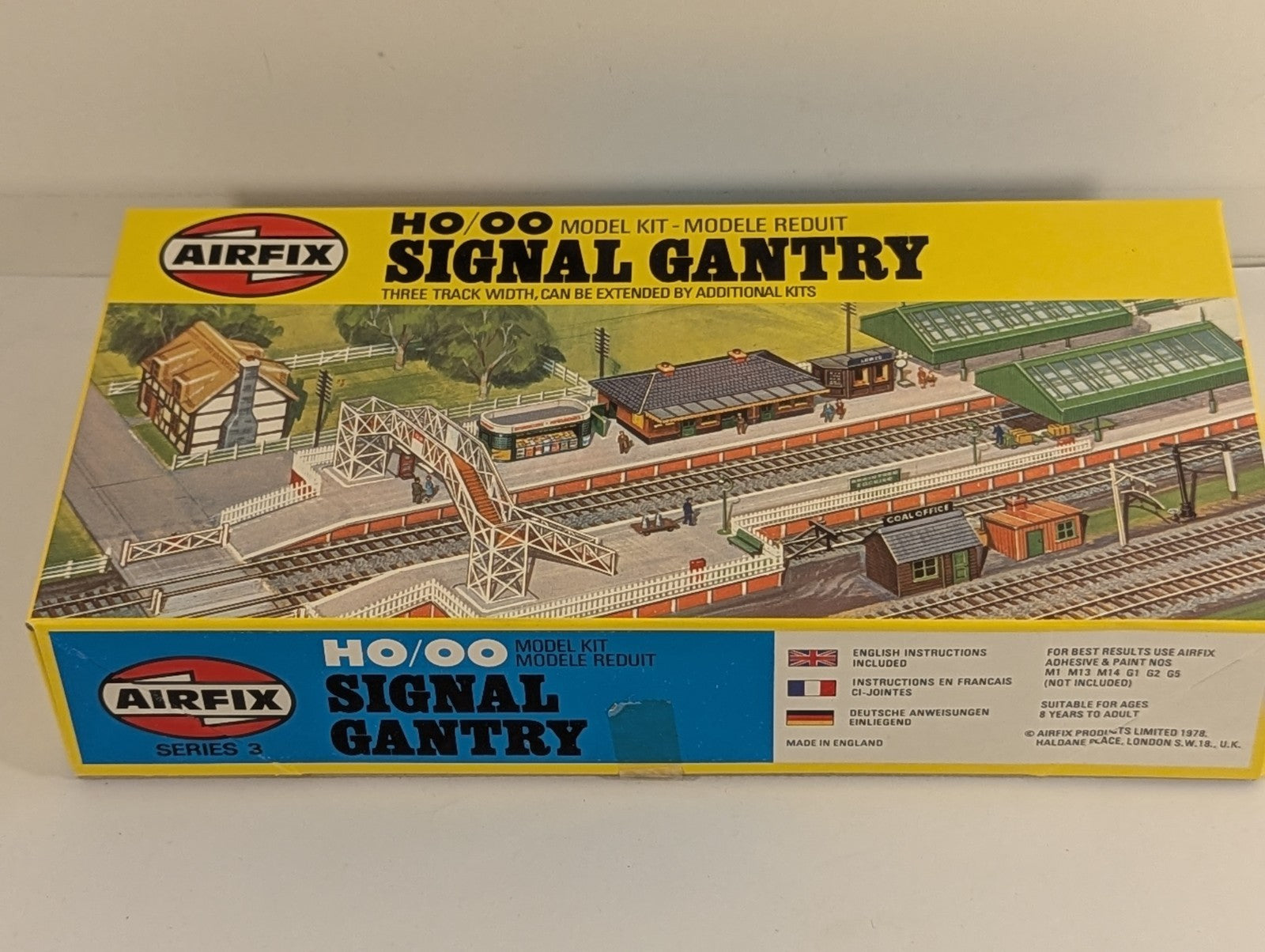 Airfix HO/OO Signal Gantry Model Kit 03601-6