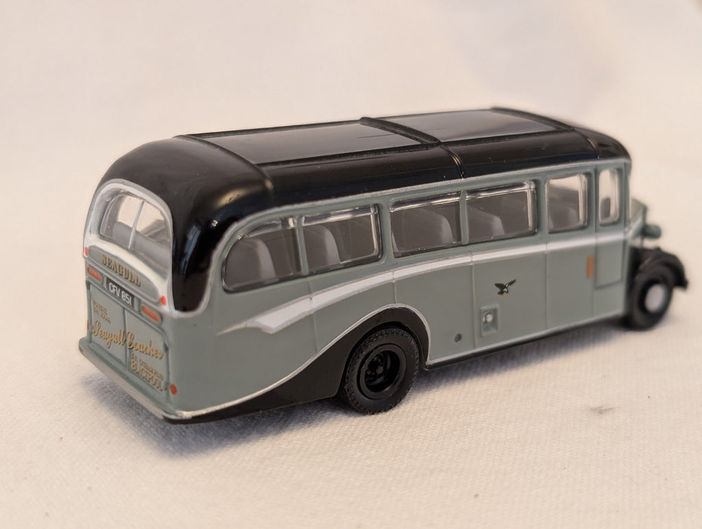 Corgi 1:76 Scale Bedford OB Duple Vista Coach Die-cast Model Coach