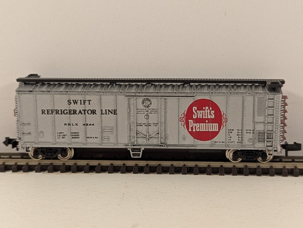Bachmann N Gauge 51ft Swift's Premium Steel Reefer Car