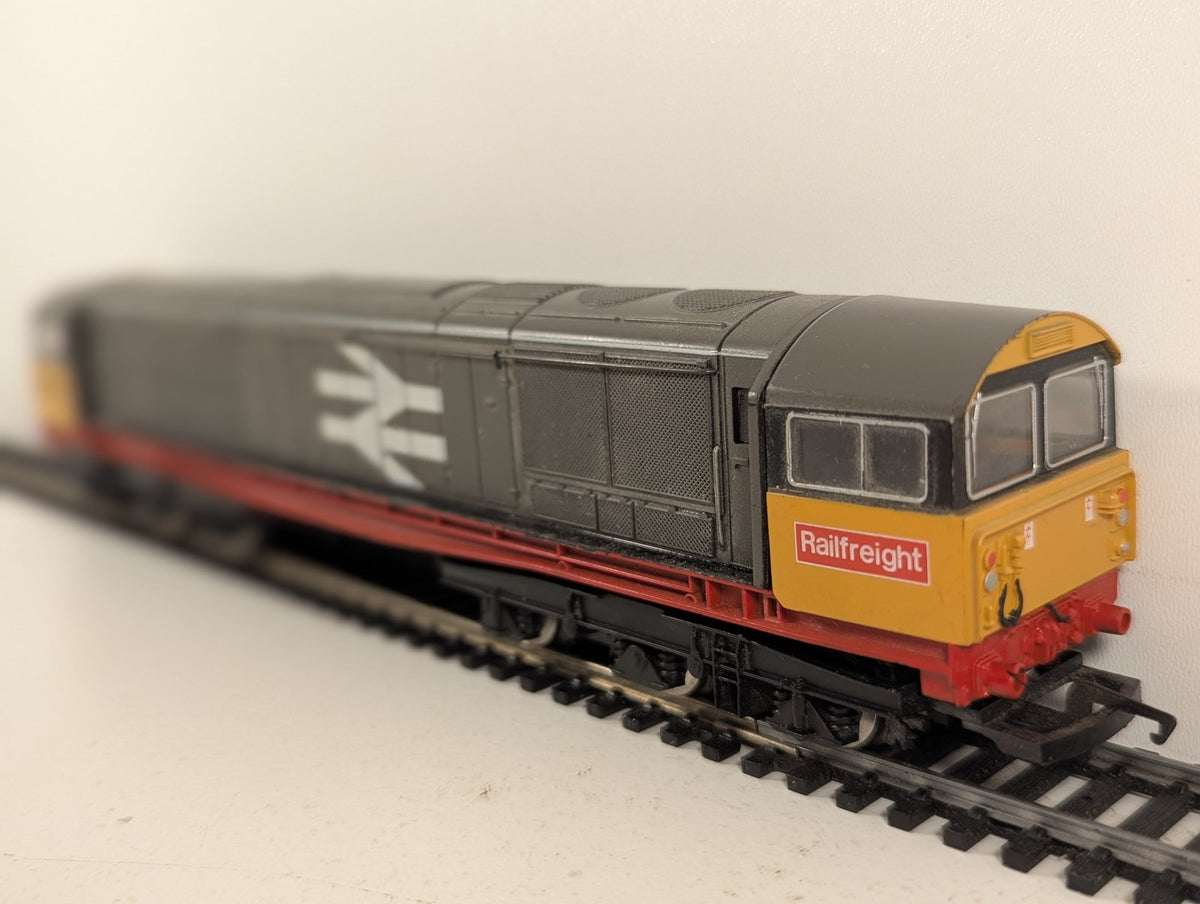 Hornby OO Gauge Class 58 Diesel Locomotive 58001 BR Railfreight Grey R250