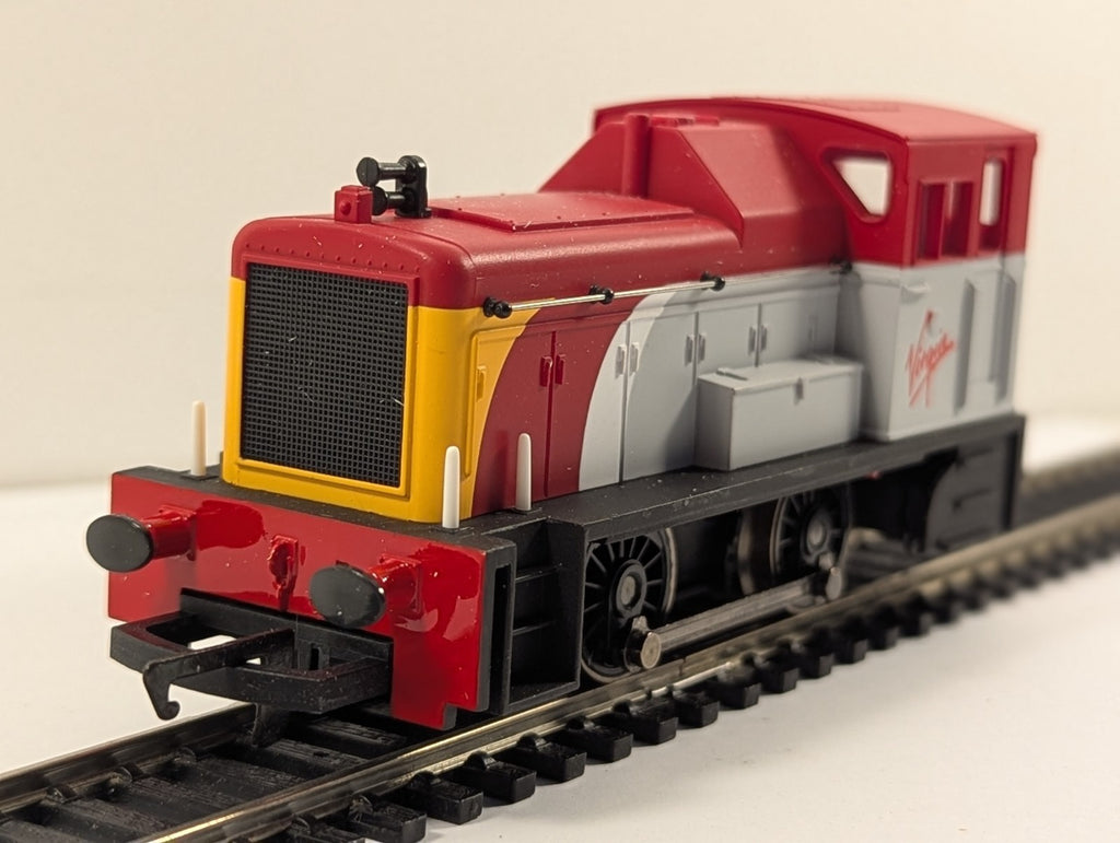 Hornby OO Gauge Class 06 Mechanical Shunter Diesel Locomotive Virgin