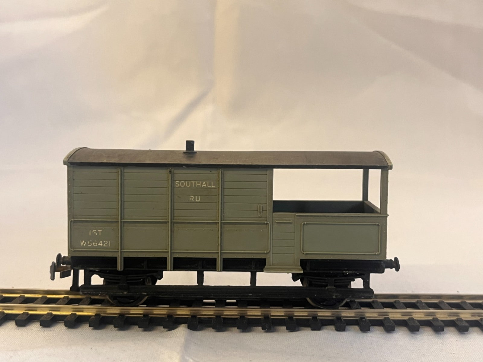 Hornby Dublo OO Gauge WR 16 Ton Brake Van Southall