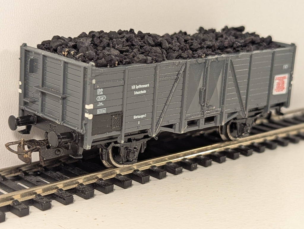 Piko HO Gauge VEB Synthesewerk Schwarzheide Werkwagen 3 Wagon