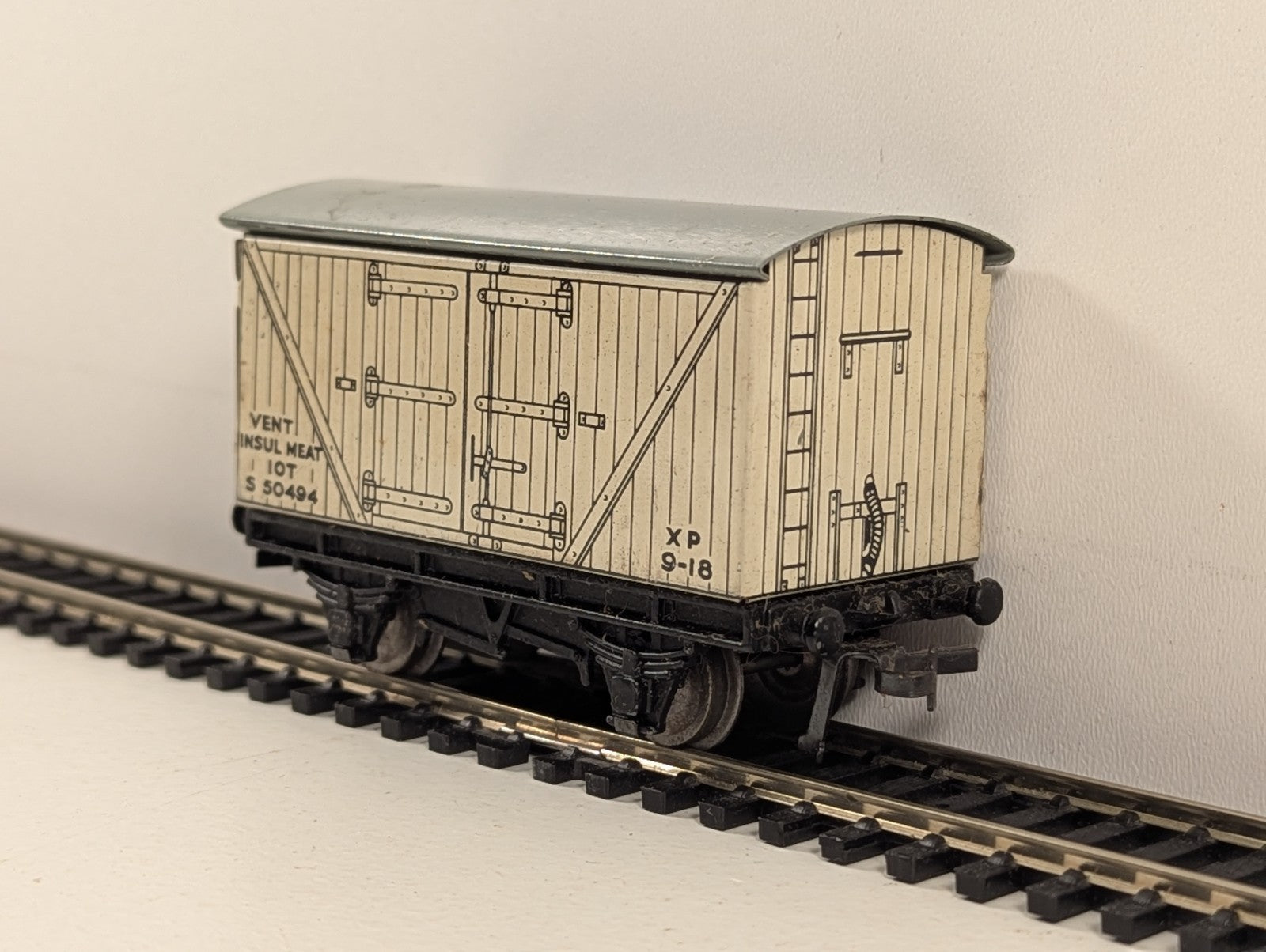 Hornby Dublo 32065 OO Gauge White BR D1 Meat Van - Boxed