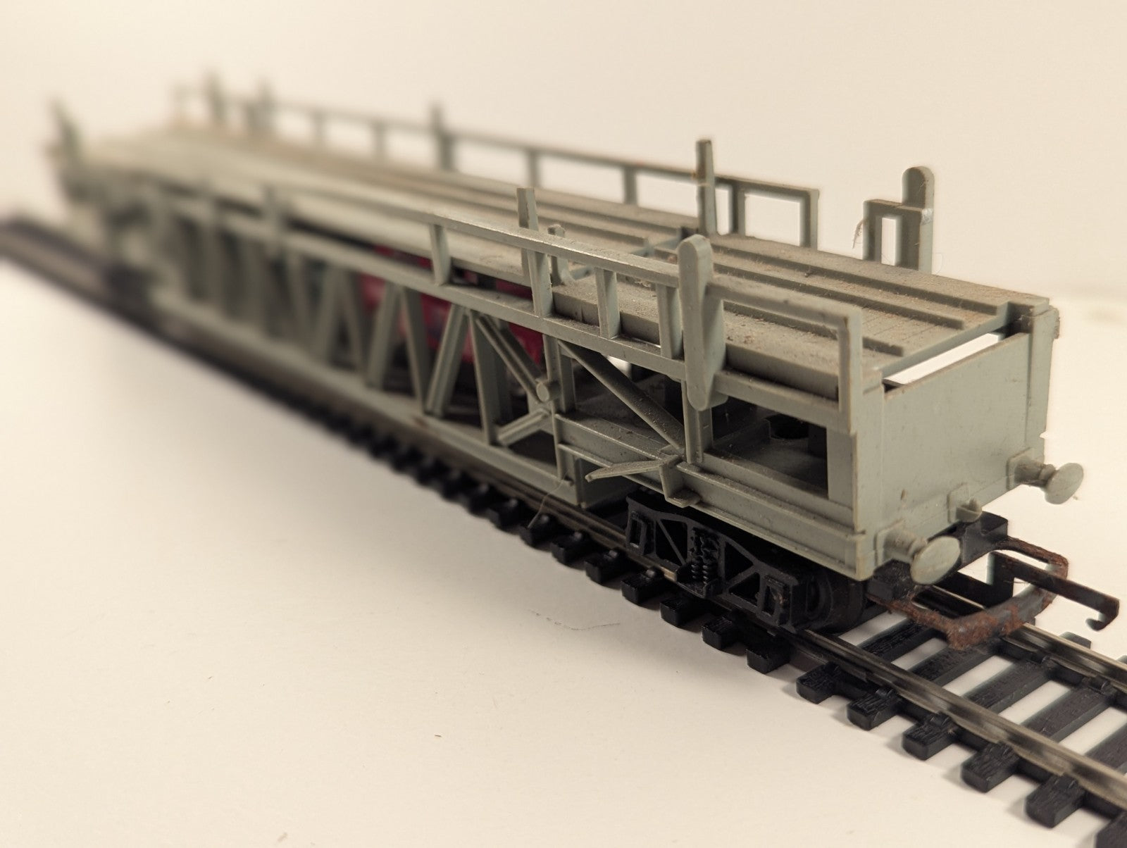 Tri-ang OO Gauge R342 Car Transporter Wagon with Cars