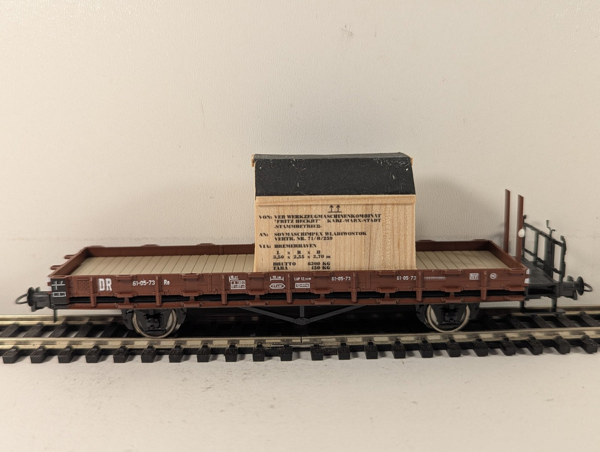 Roco HO Gauge DR Low Side Flat Wagon with Crate Load 61-05-73 DR Brown 47383