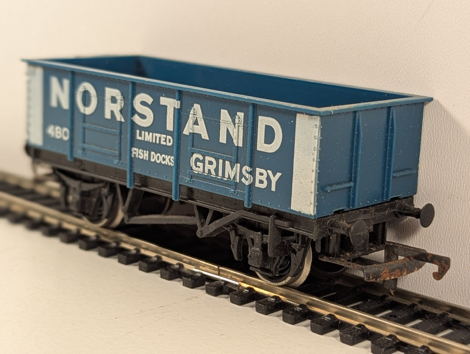 Hornby Railways R220 OO Gauge Blue Norstand Mineral Wagon Boxed