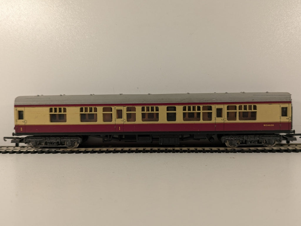Lima OO Gauge BR Mk1 Corridor Composite Passenger Coach M34628