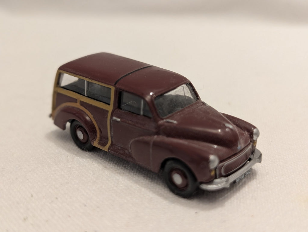 Classix OO Gauge Morris Minor Traveller Die-cast Model Car MYM 34D Maroon