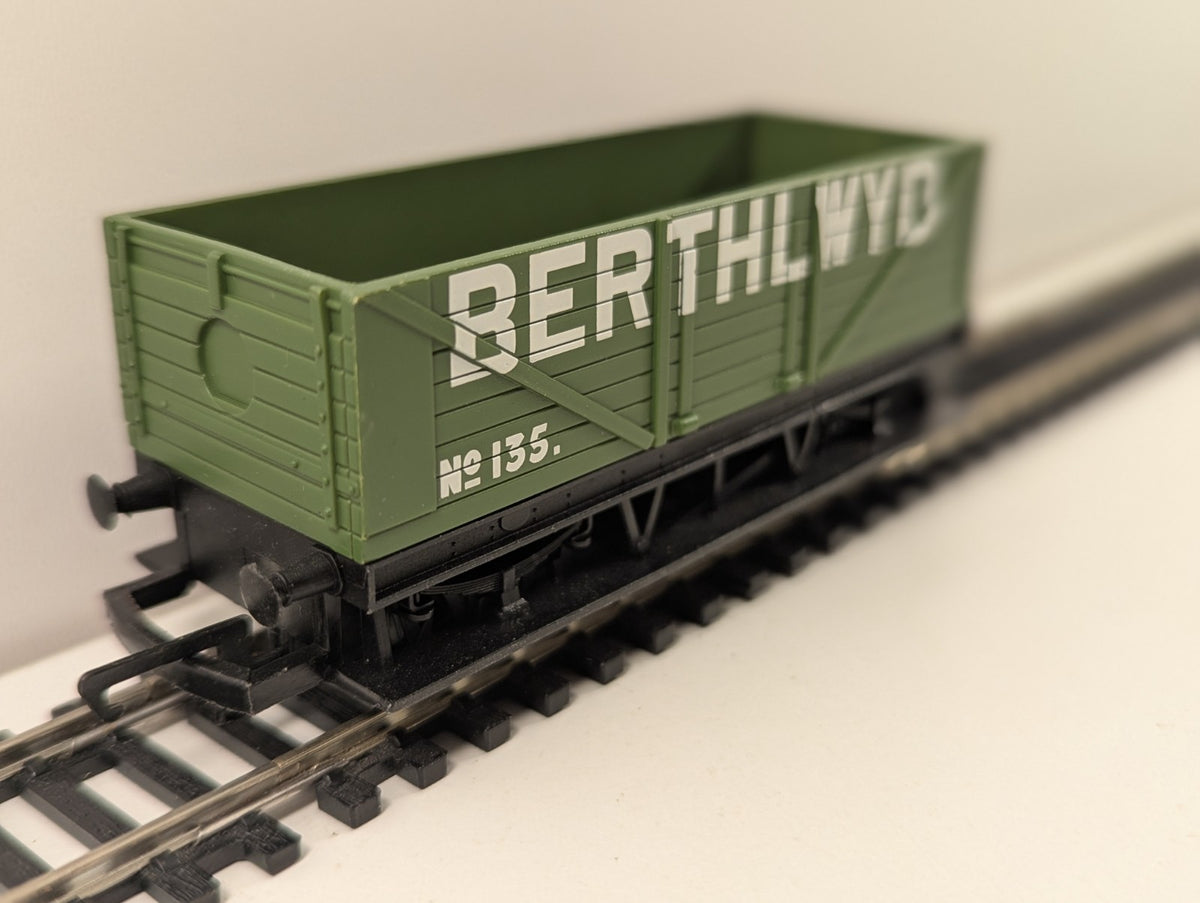 Hornby OO Berthlwyd 7 Plank Open Wagon 135