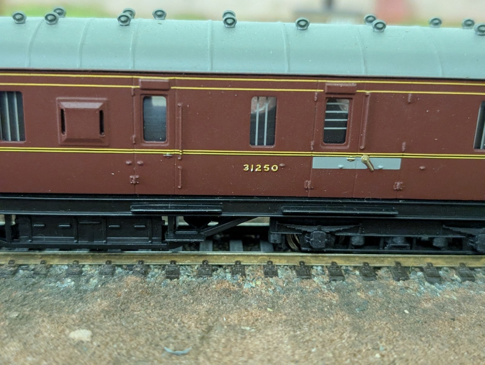 Bachmann 34-327 50' Parcel Van31250 In LMS Crimson