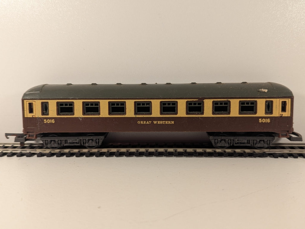 Lima OO Gauge GWR Passenger Coach No.5016