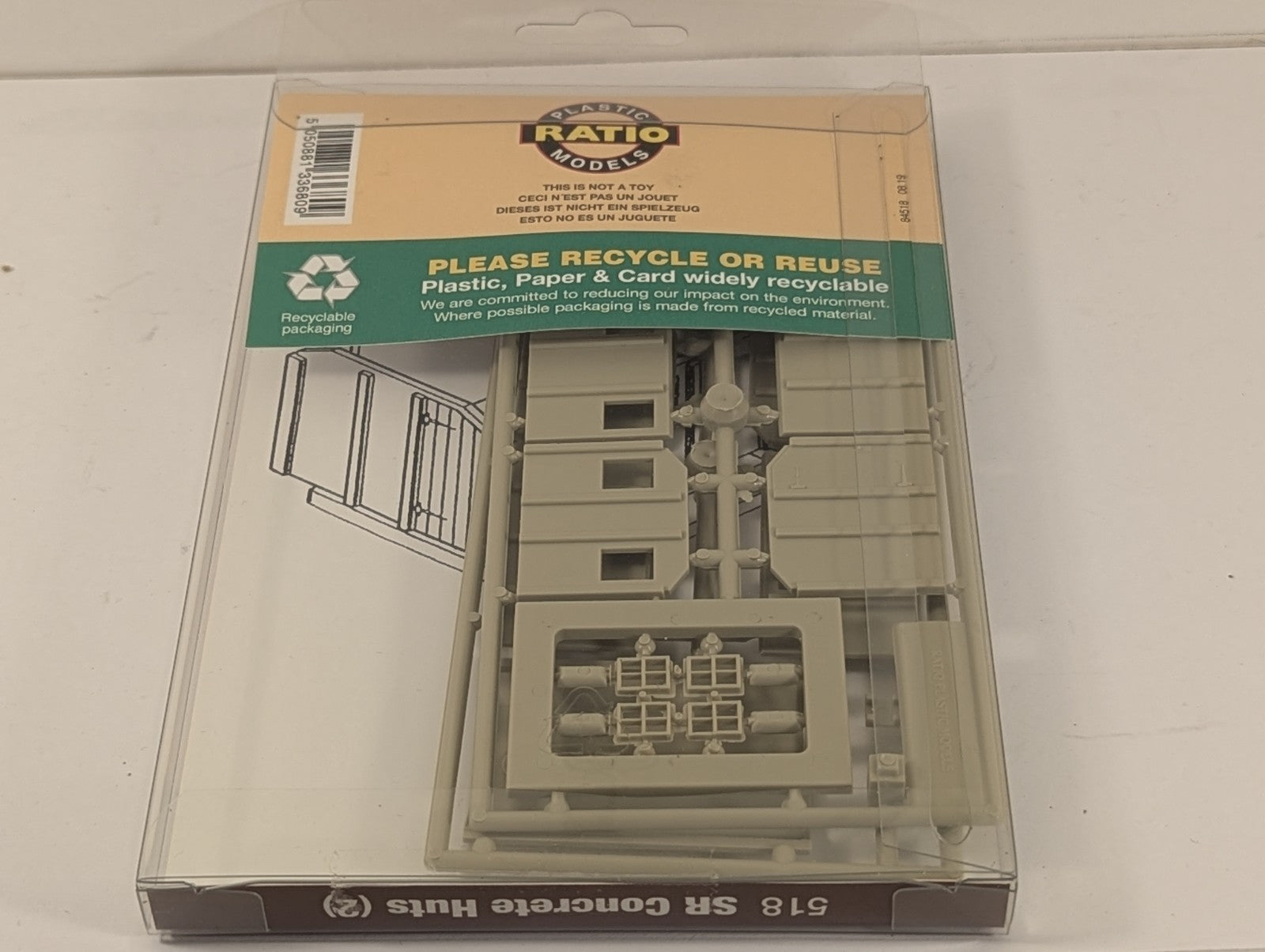 Ratio 518 OO Gauge SR Concrete Huts Building Kit