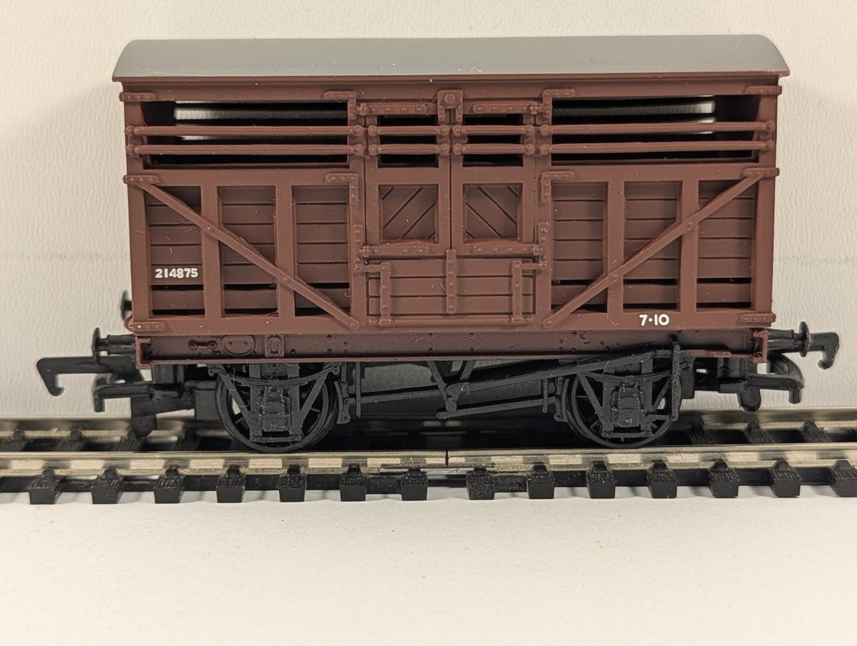 Bachmann OO Gauge Cattle Wagon Goods Wagon 214875 LMS Brown 33-652B