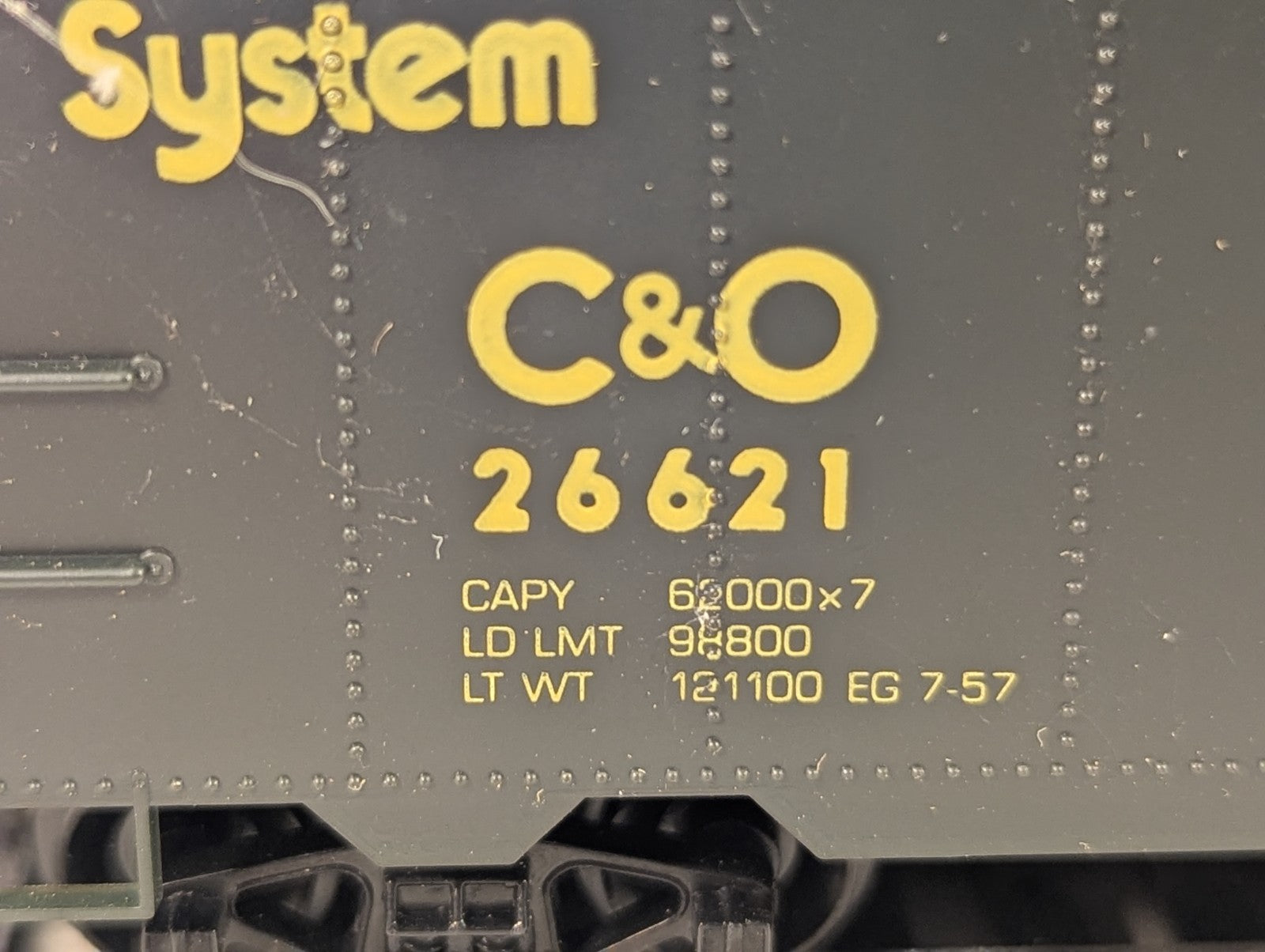 Life-Like HO Scale 40ft Sliding Door Boxcar 26621 Chessie System