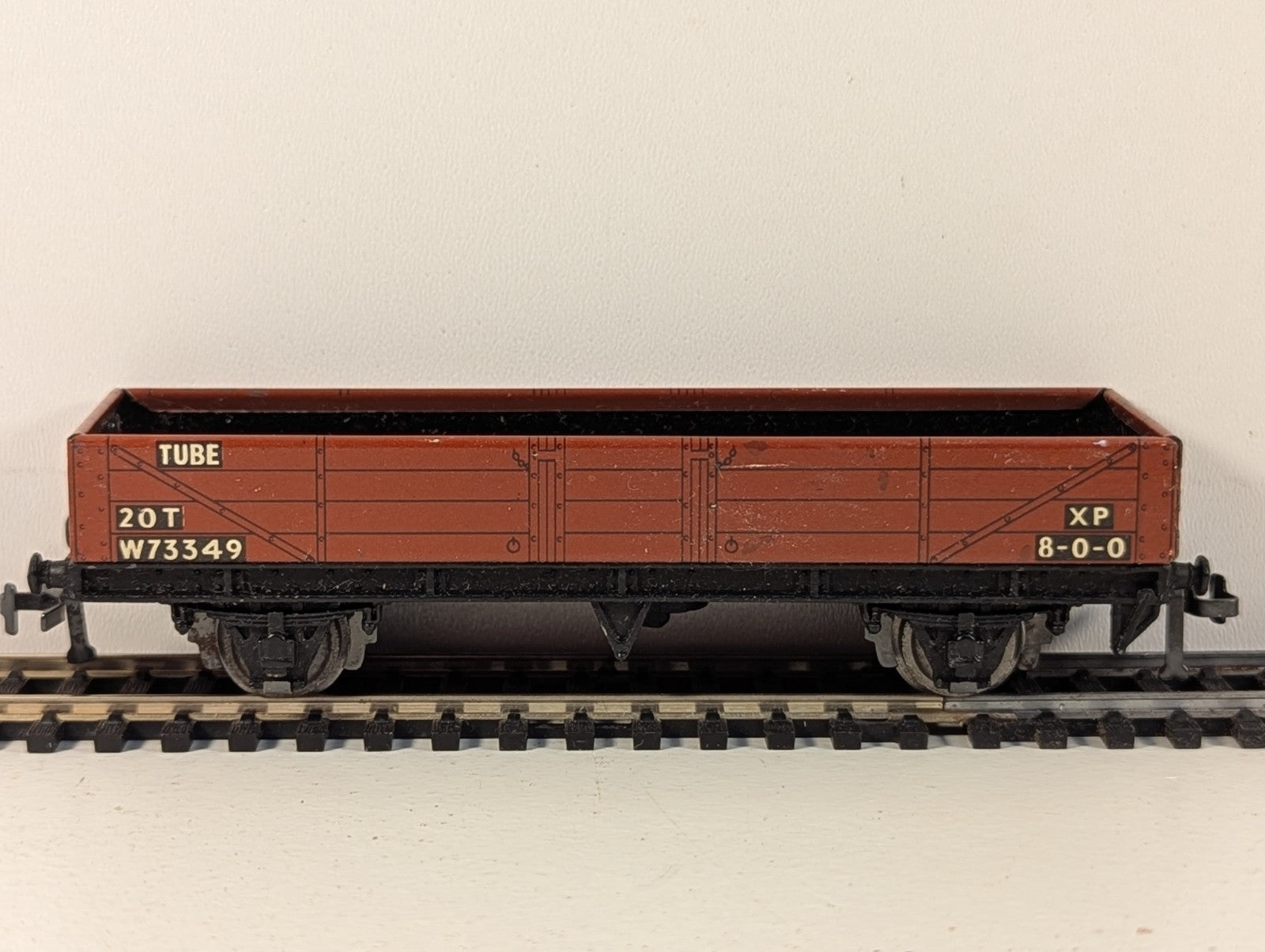 Hornby Dublo 32076 OO Gauge D1 20 Ton Tube Wagon